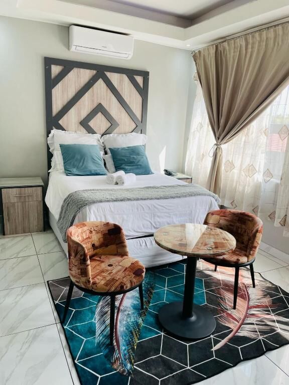Room details at National Lodge